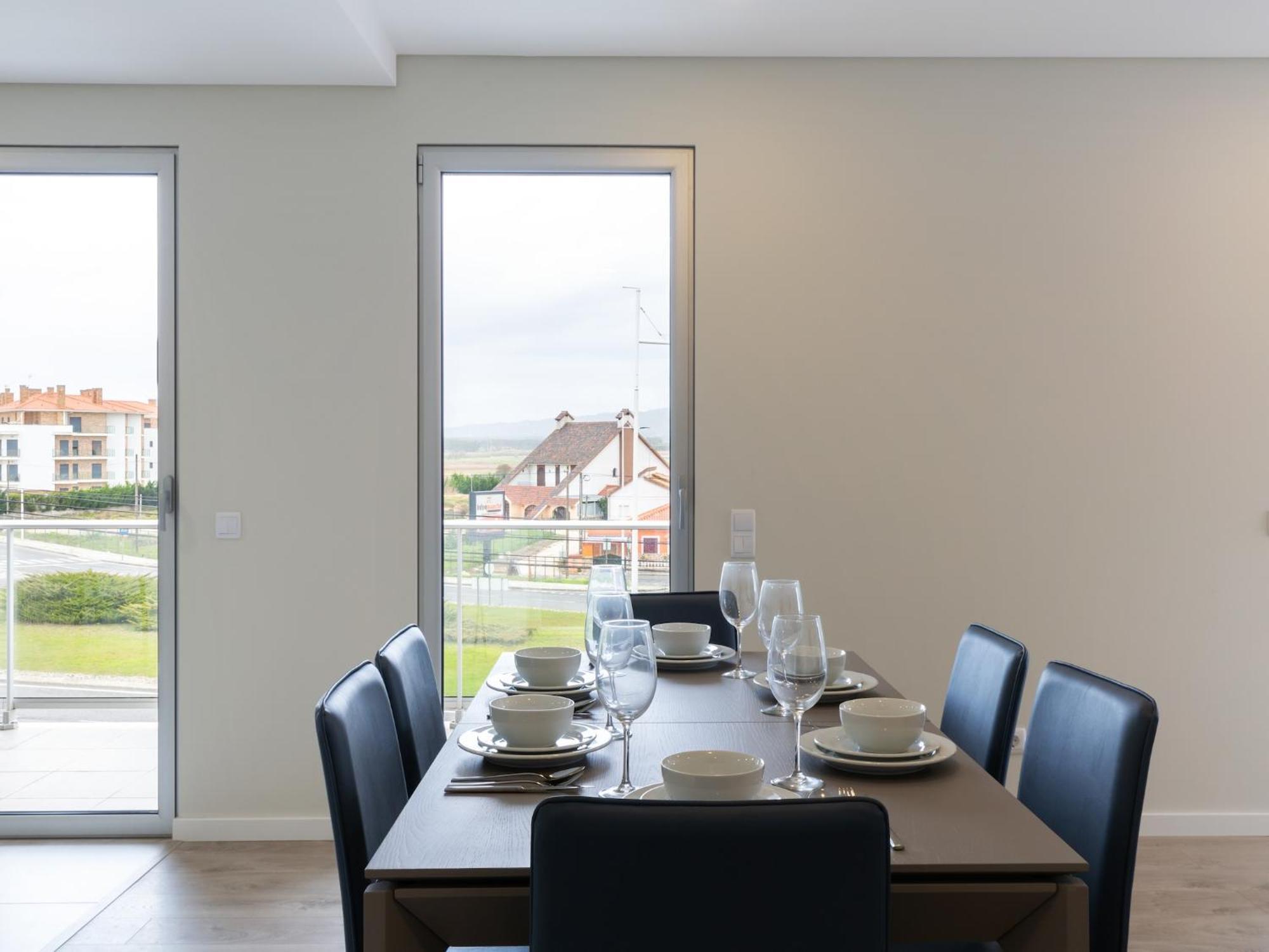 Beautiful Apartment In S O Martinho Do Porto With Balcony 圣马蒂纽·杜·波特 外观 照片
