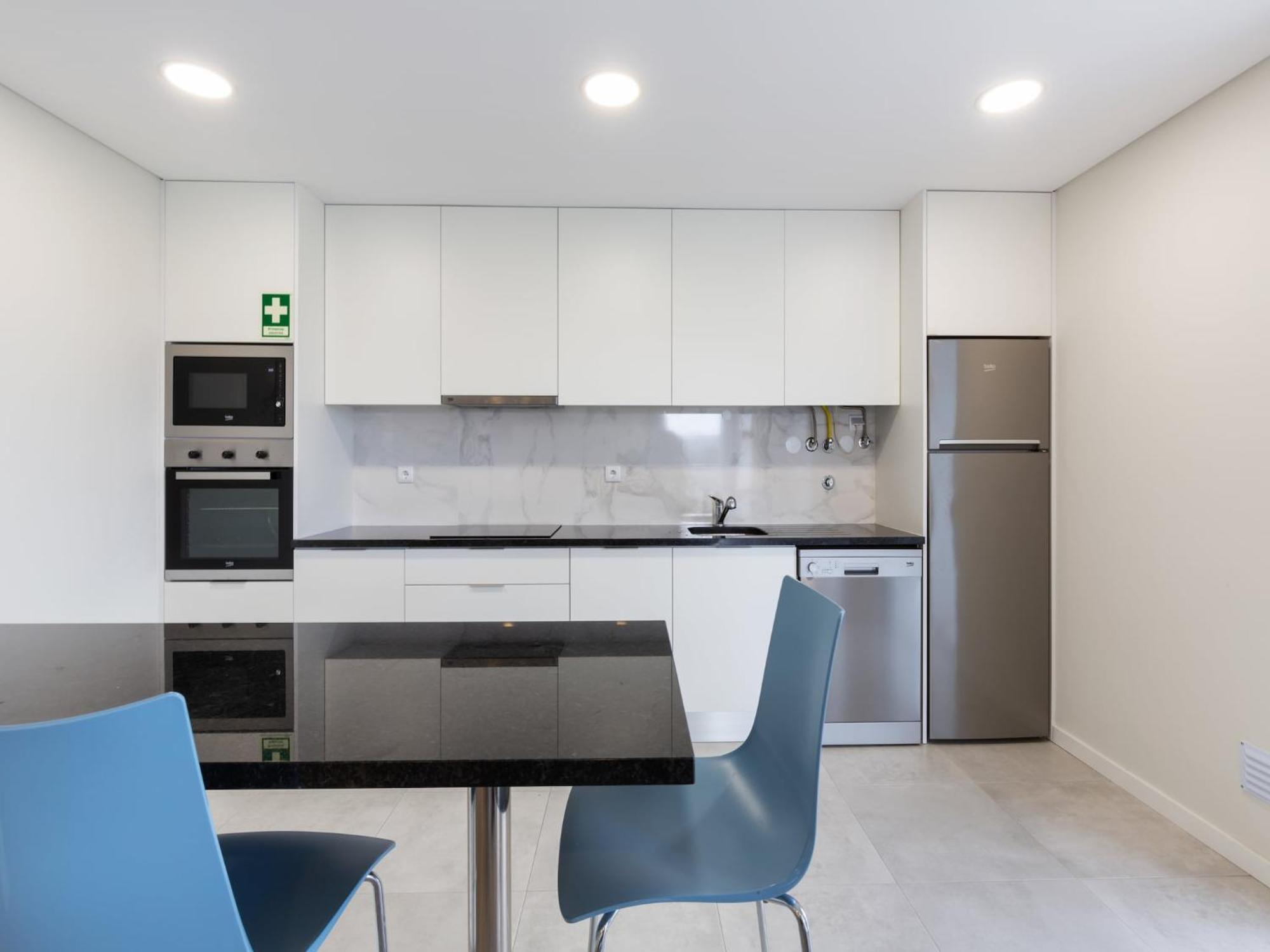 Beautiful Apartment In S O Martinho Do Porto With Balcony 圣马蒂纽·杜·波特 外观 照片