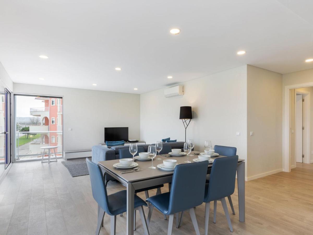 Beautiful Apartment In S O Martinho Do Porto With Balcony 圣马蒂纽·杜·波特 外观 照片