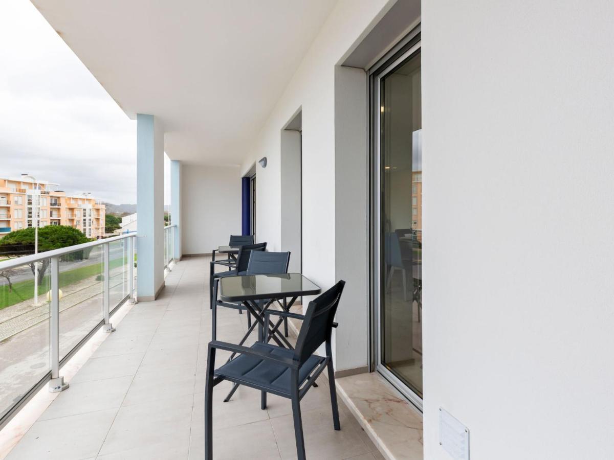Beautiful Apartment In S O Martinho Do Porto With Balcony 圣马蒂纽·杜·波特 外观 照片