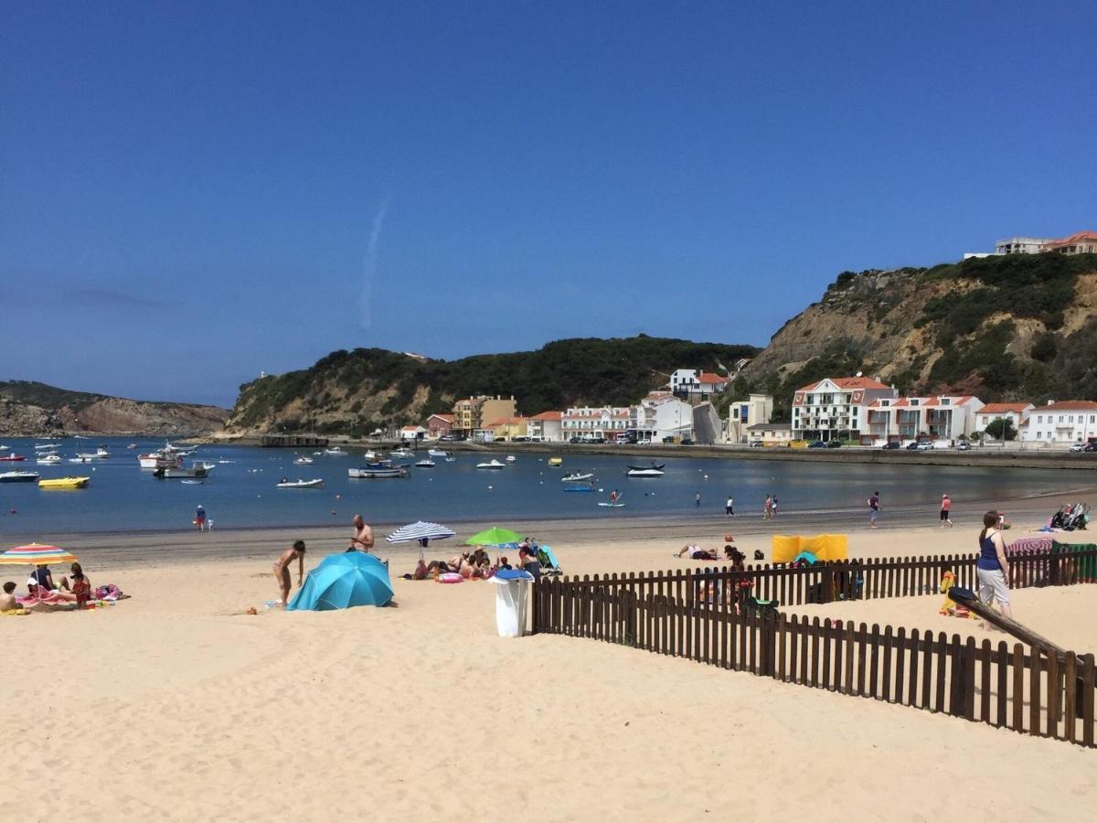 Beautiful Apartment In S O Martinho Do Porto With Balcony 圣马蒂纽·杜·波特 外观 照片