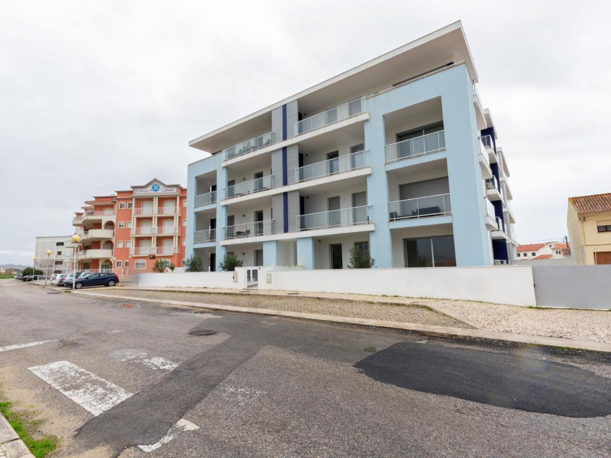 Beautiful Apartment In S O Martinho Do Porto With Balcony 圣马蒂纽·杜·波特 外观 照片
